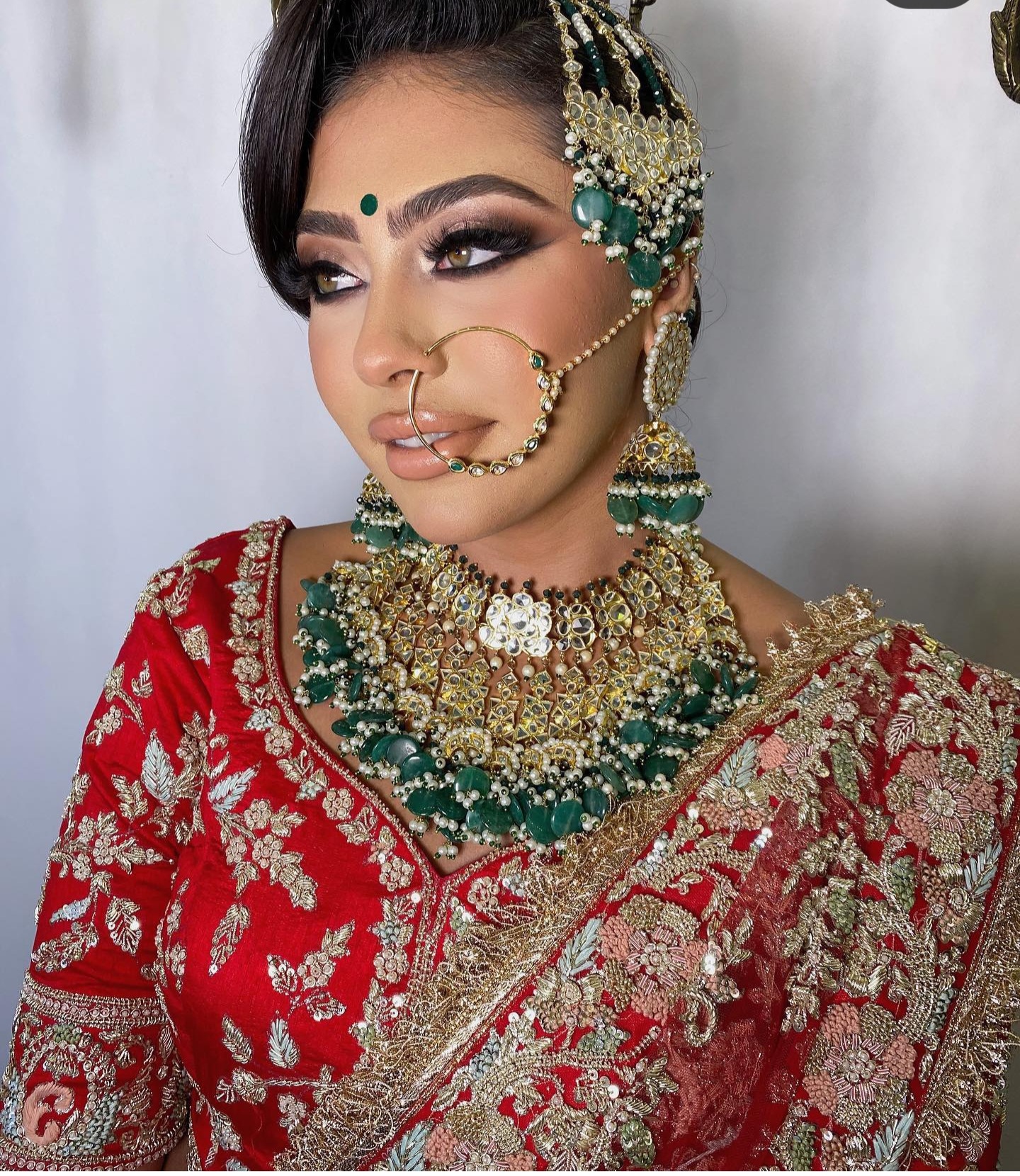 wedding makeup artist dubai<
